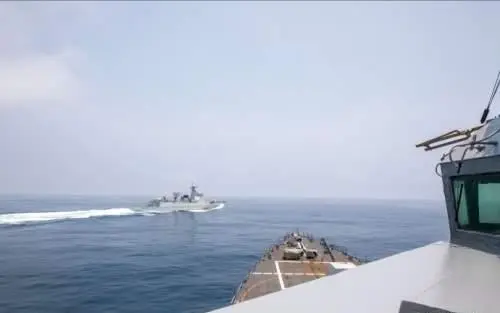 俄军舰撞美军舰_美指责中国军舰拦截_拦截美军舰